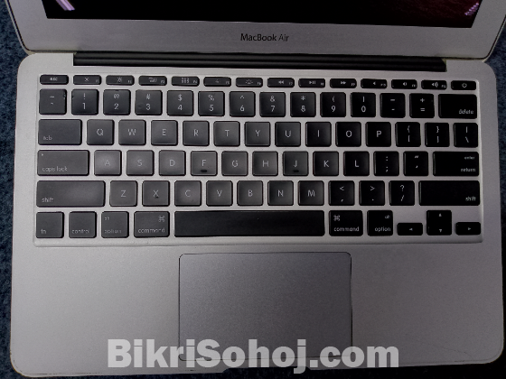 MacBook Air A1465 i5, 4GB RAM, 60GB SSD